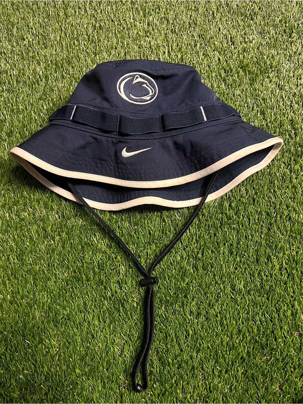 Nike Navy Bucket Hat With White Trim And Chin Strap Penn State Large